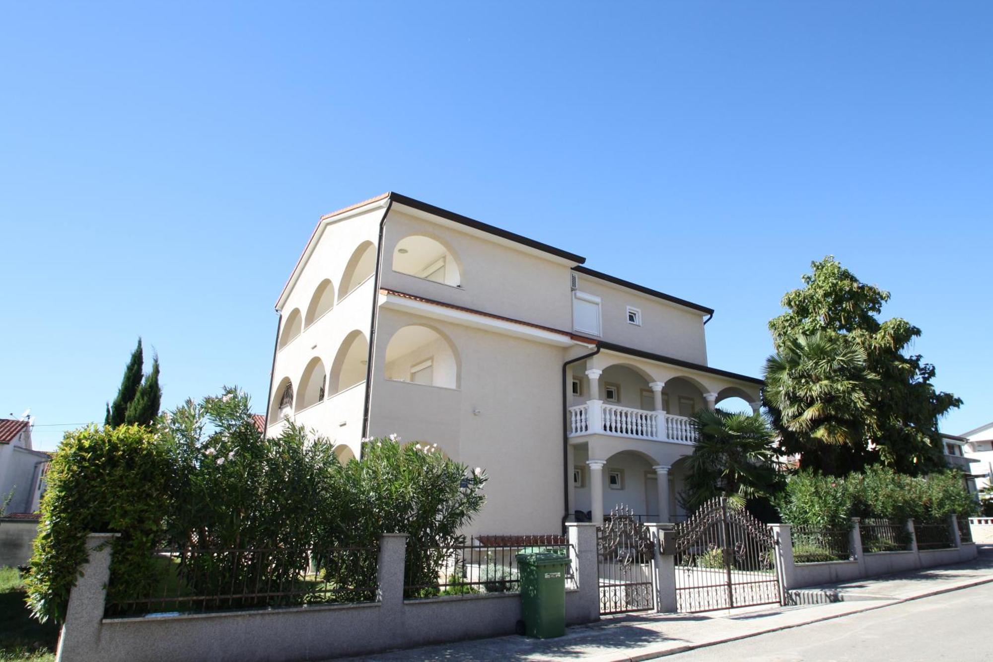 Apartments Rose Пореч Экстерьер фото